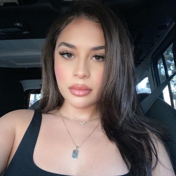 Meet your Posher, Kris - Picture 1 of 1